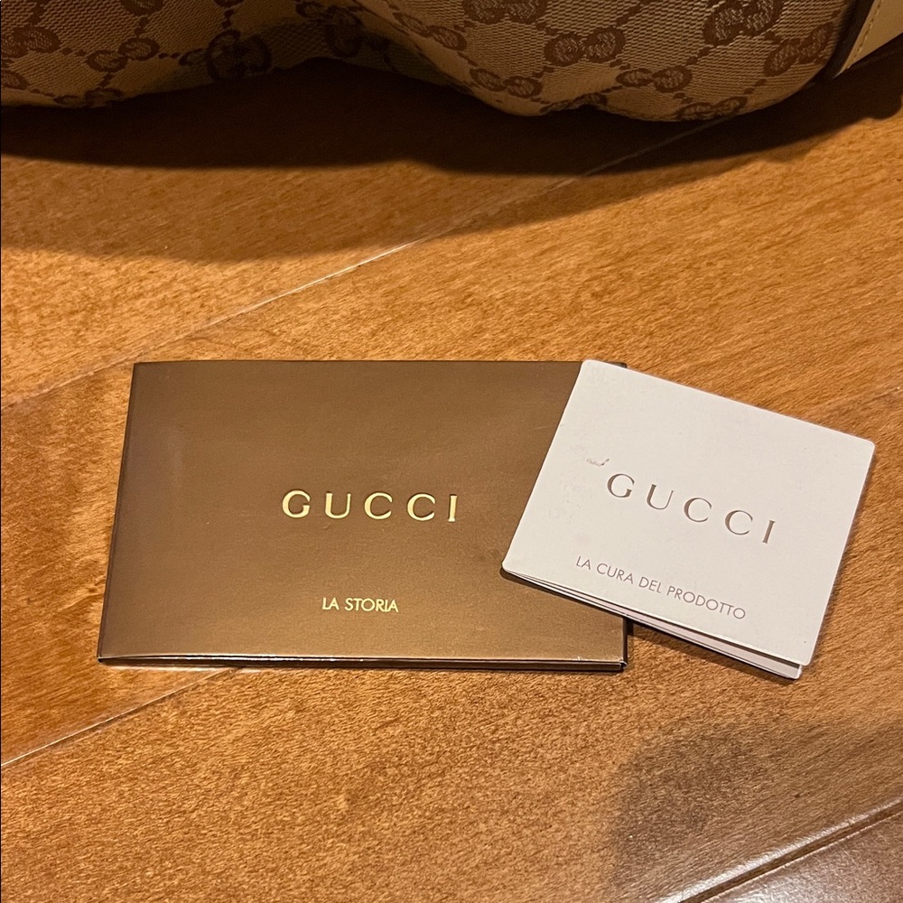 Gucci Beige and Cream Shoulder Bag - Picture 2 of 6